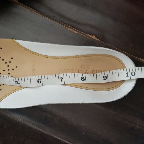 Louis Vuitton Authentic gold and brown sneakers - Picture 13 of 16